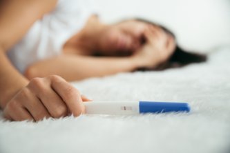 Ali je CBD lahko v pomoč pri poskusu zanositve?