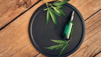 CBD a endokrinné poruchy: Môžu CBD oleje vyvážiť hormóny?