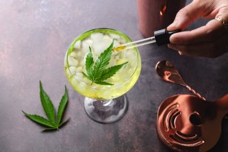 Kaj se zgodi, če alkohol kombiniramo s CBD?