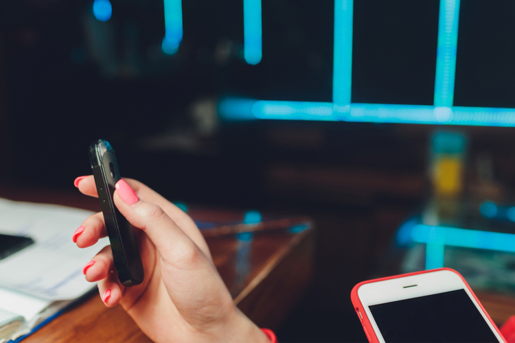 Using a vaporizer pen – vaporizing herbs and CBD in practice